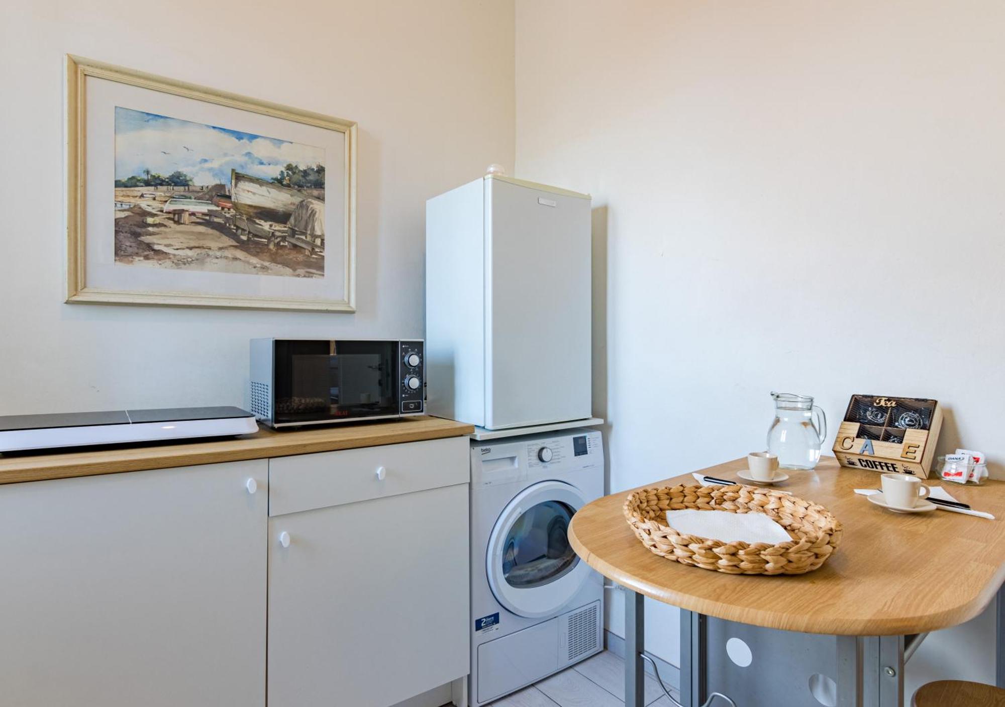 Ferienwohnung Casa Mya-Relax Al Porto, Wifi Veloce E Clima Livorno Exterior foto